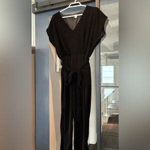 Gap women’s size US 10 petite black velour holiday wedding cocktail jumpsuit